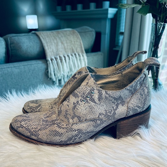 Freebird by Steven Python Gray Sadie Oxfords - Picture 13 of 15